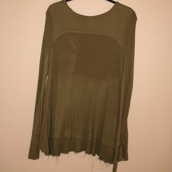 We The Free People High Low Raw Hem V Neck Shirt - Picture 2 of 3